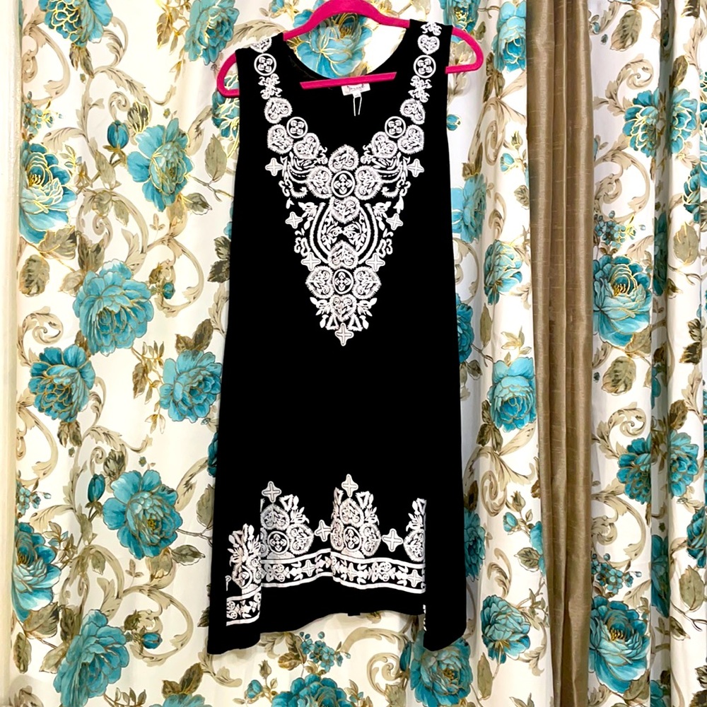 Black and White Foxxy Blouse